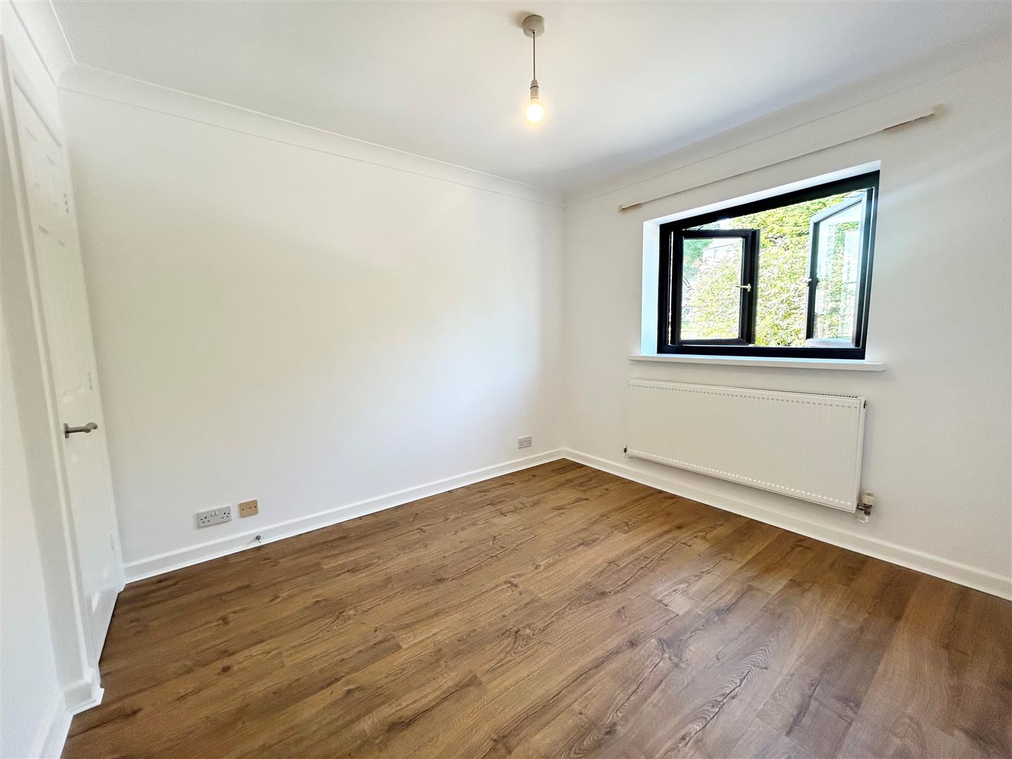 Bridgend Road, Aberkenfig, Bridgend, CF32 9AE